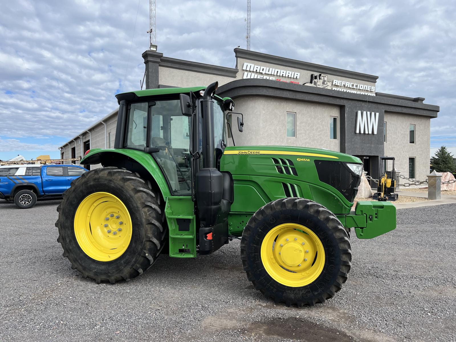 ./imagenes/INVOICE/2019/18102/JOHN DEERE 6145M (1).JPG